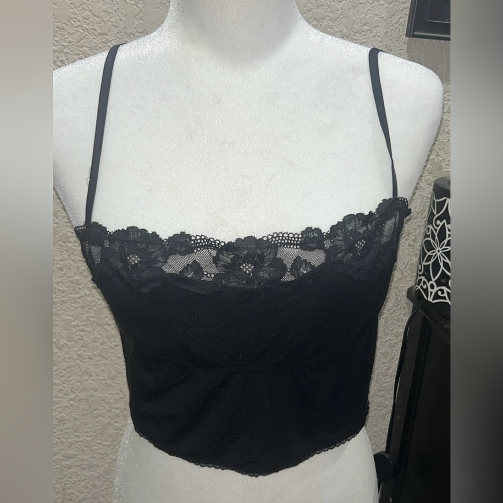 Victoria Secret cropped Black lace cami top with adjustable straps. Size: L